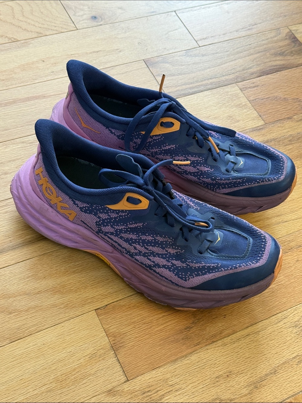 Hoka Speedgoat 5 Vibram Running Shoe Women’s Size 8.5B Workout Trail Hiking